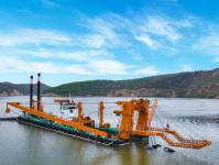 国内首艘大功率可拆装环保绞吸船陕西投用