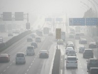 告别雾蒙蒙！海优威“墨影瞬光”PDCLC技术，让汽车智能调光兼具清晰与隐私